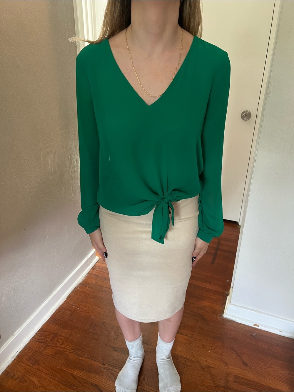 bebe Emerald Green Long Sleeve V-Neck Tie-Front Blouse